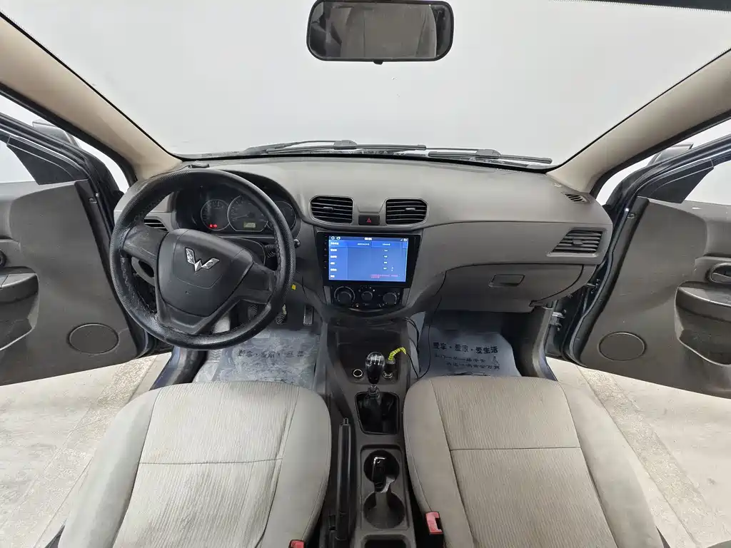 Wuling Hongguang — миниатюра 9