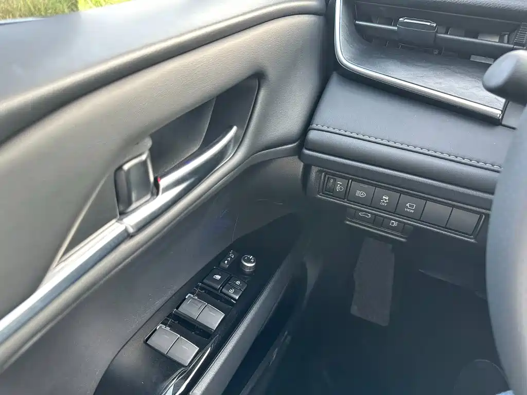 Toyota Camry — миниатюра 22