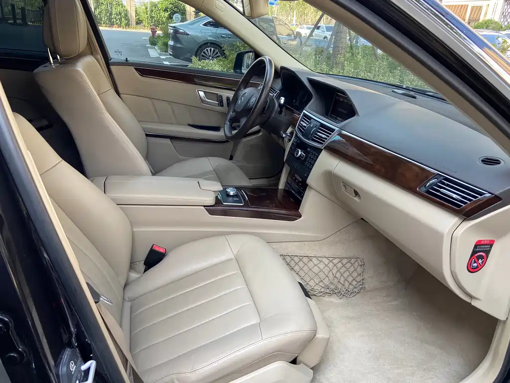 Mercedes-Benz E-Class — миниатюра 17