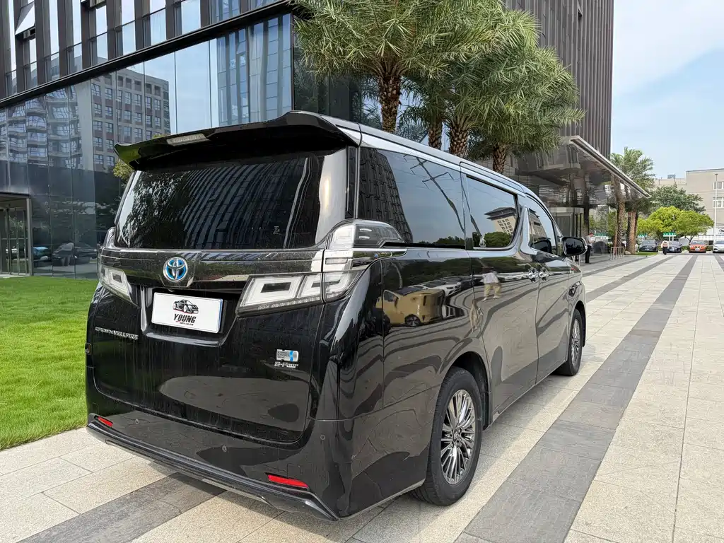 Toyota Vellfire 2021 2.5L HV Luxury