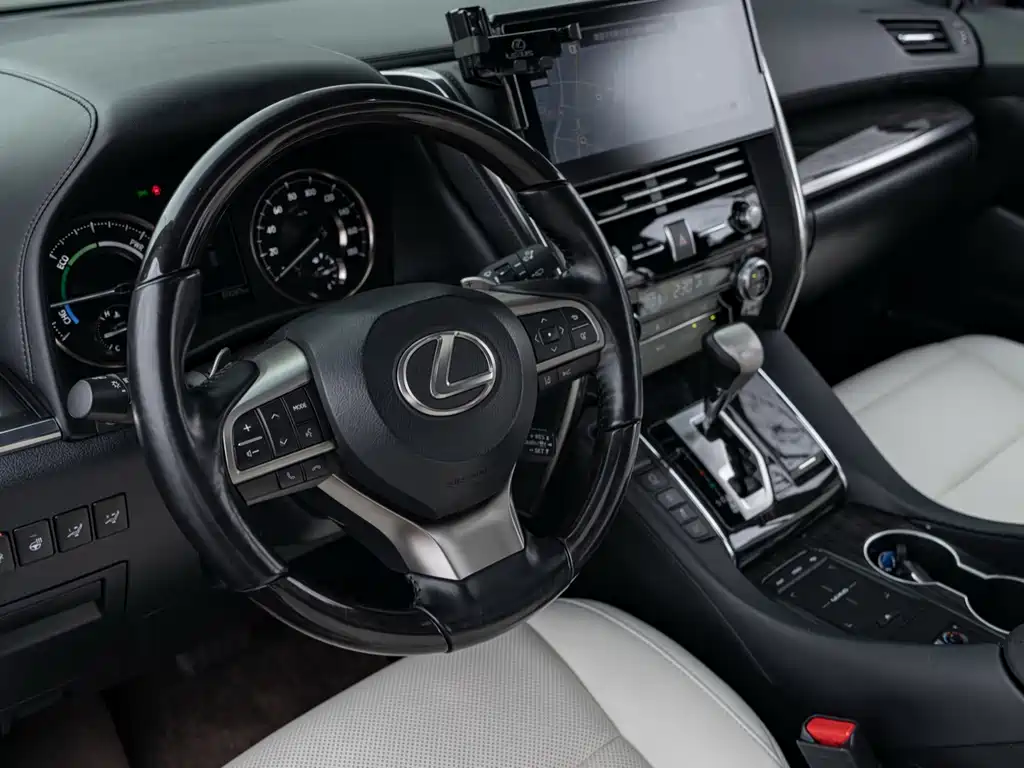 Lexus LM 2020 300h мест