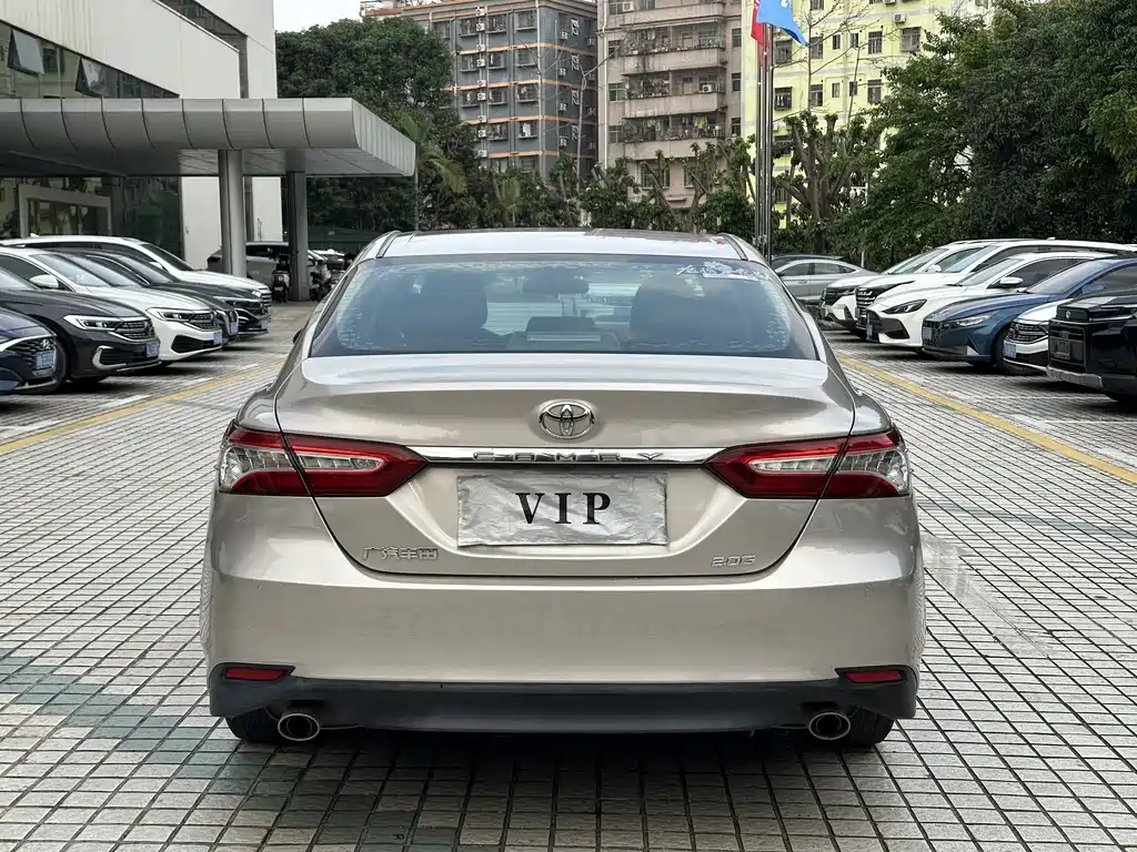 Toyota Camry — миниатюра 4