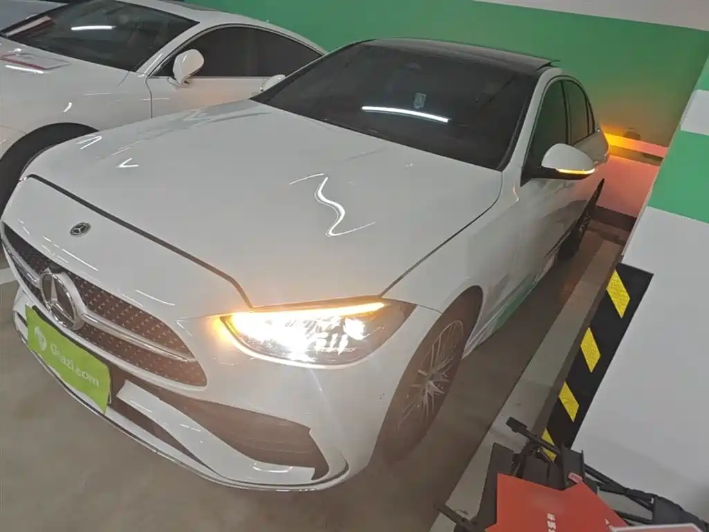 Mercedes-Benz C-Class 2024