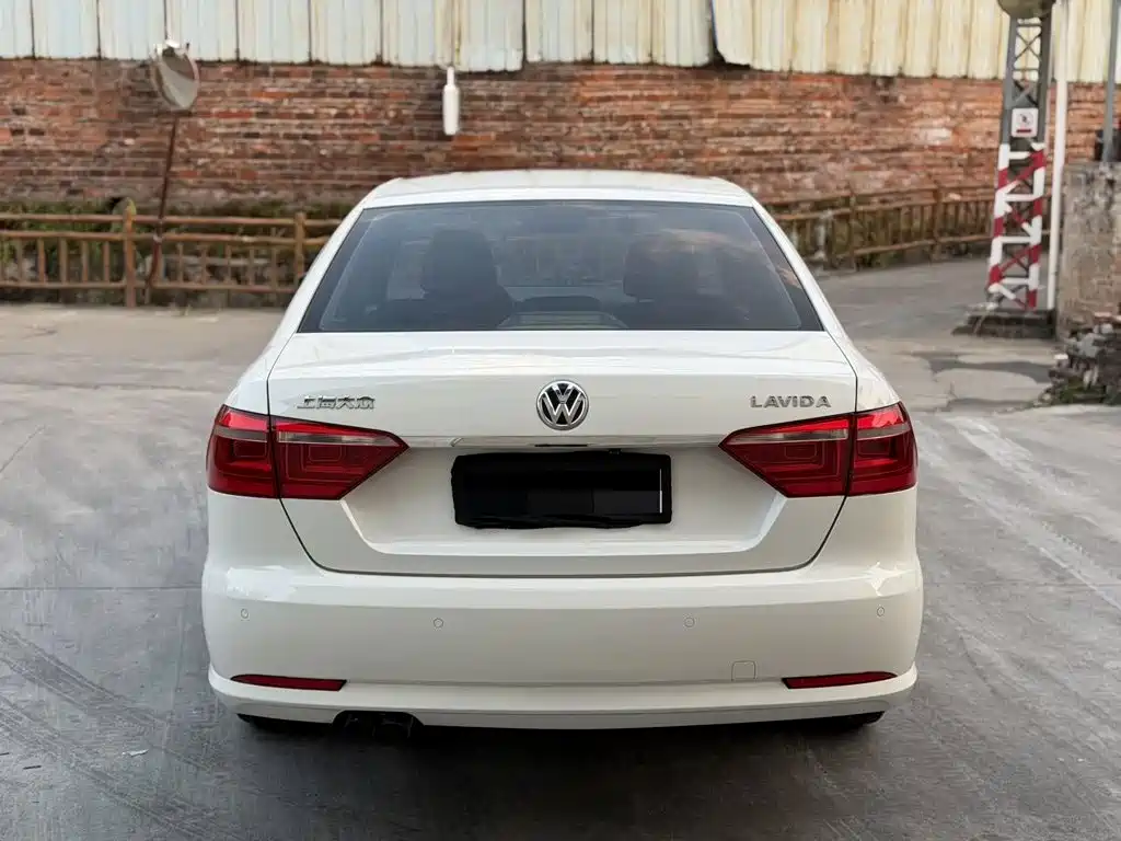 Volkswagen Lavida — миниатюра 4
