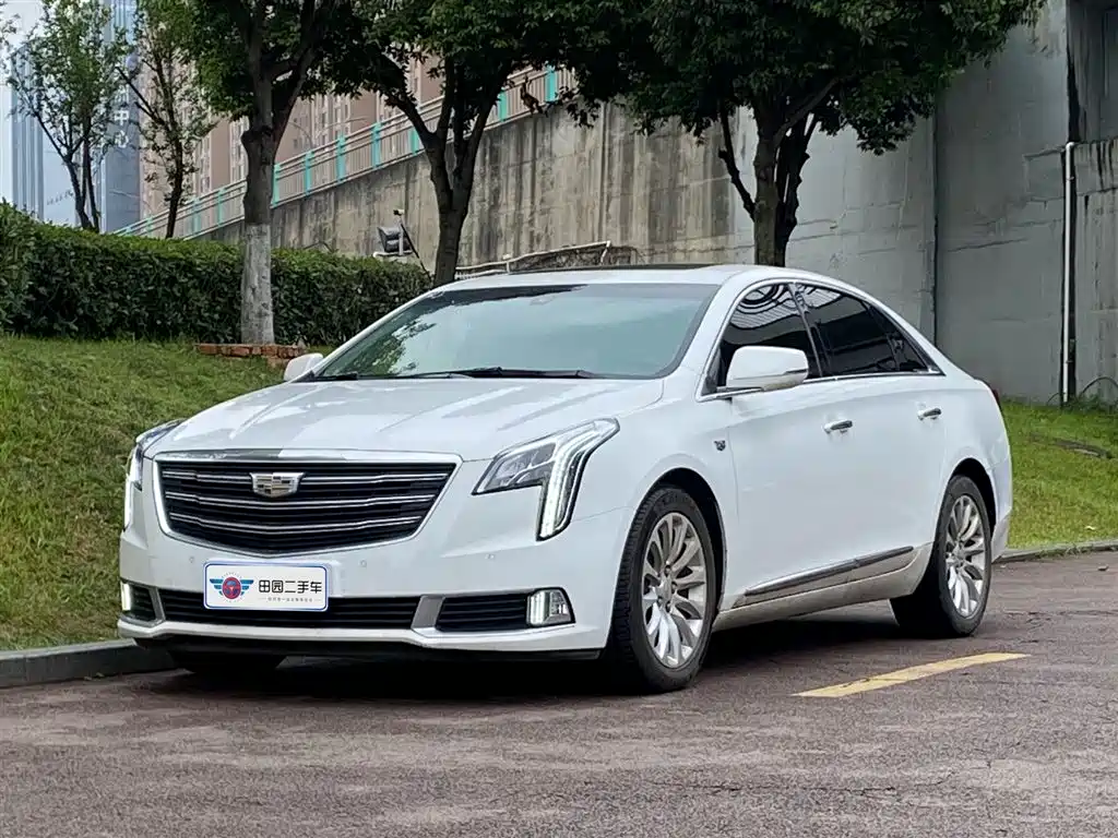 CADILLAC XTS