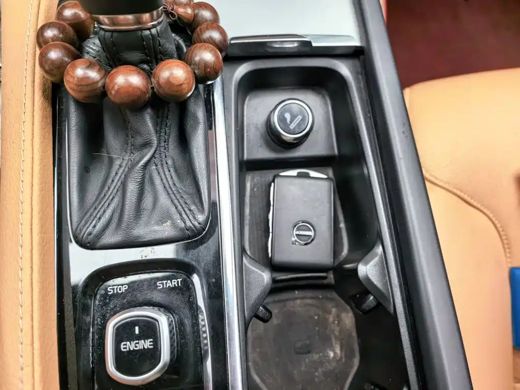 Volvo XC90 2017 T6 5 мест