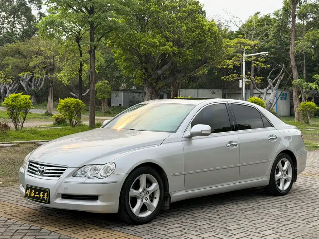Toyota Reiz 2010