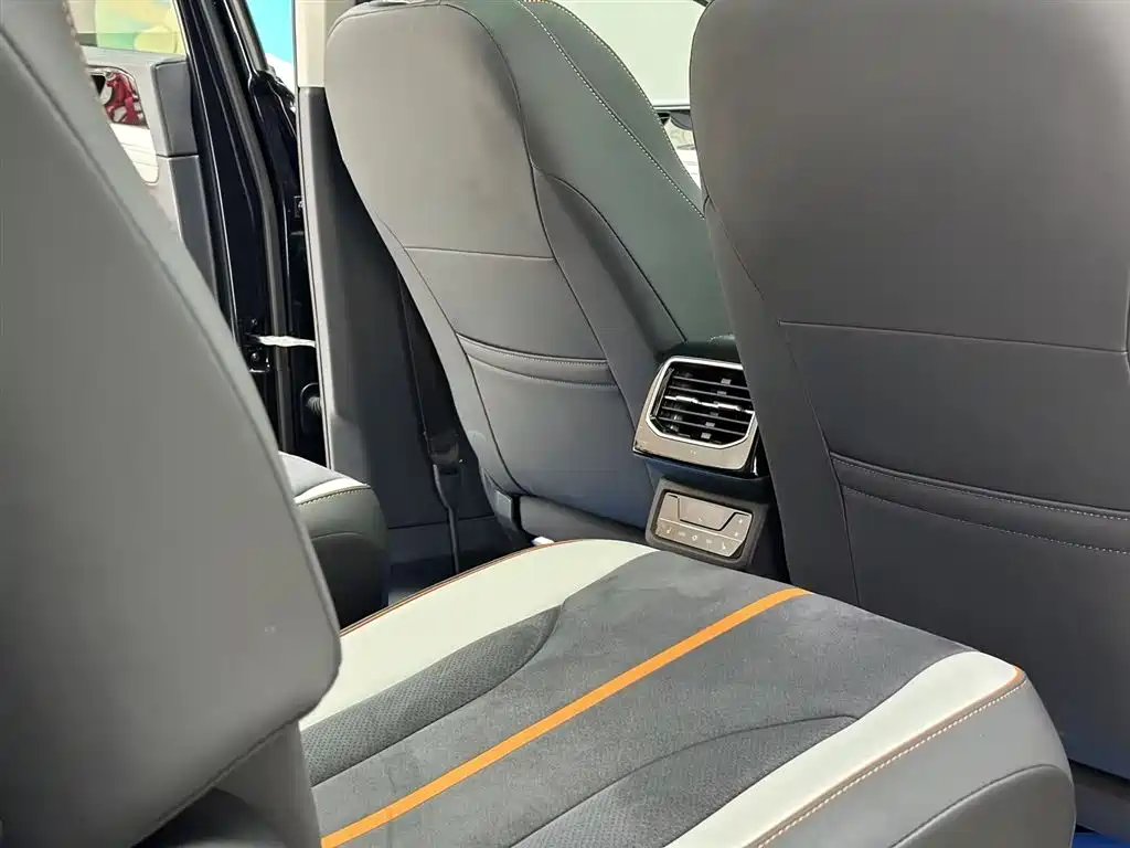 VOLKSWAGEN ID.6 CROZZ