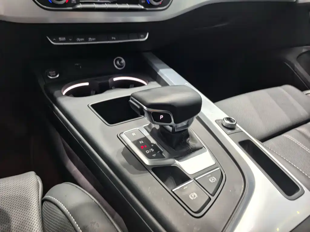 Audi A4L — миниатюра 9