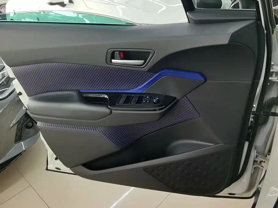 Toyota C-HR — миниатюра 7