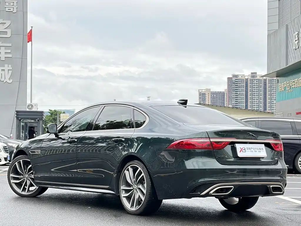Jaguar XFL — миниатюра 4