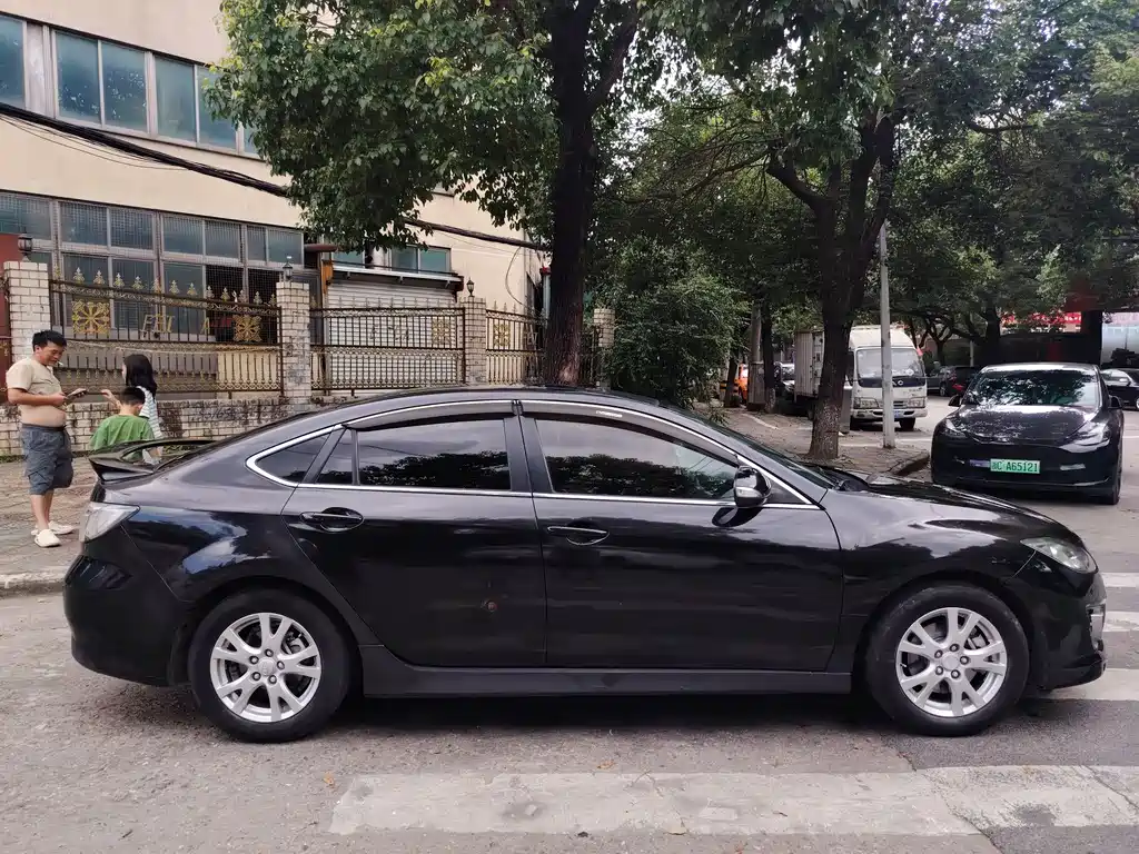 Mazda Ruiyi 2012 2.0L AT Luxury