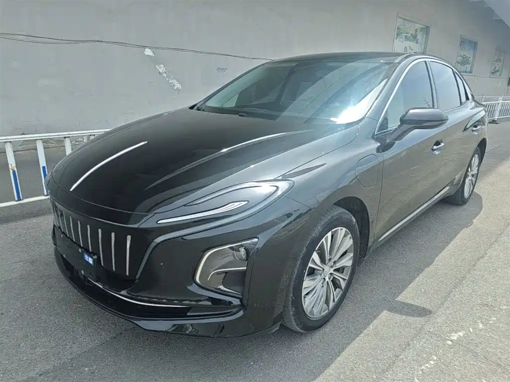Hongqi Hongqi E-QM5 2024