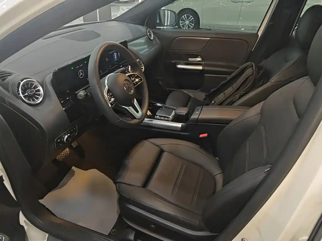 Mercedes-Benz GLA — миниатюра 15