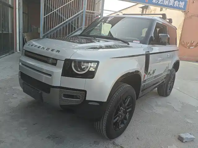 LAND ROVER DEFENDER