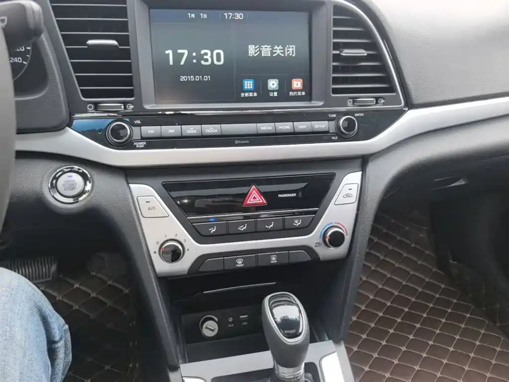 Hyundai Elantra — миниатюра 13