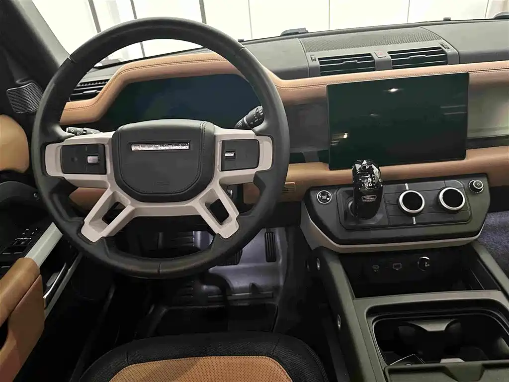 Land Rover Defender — миниатюра 17
