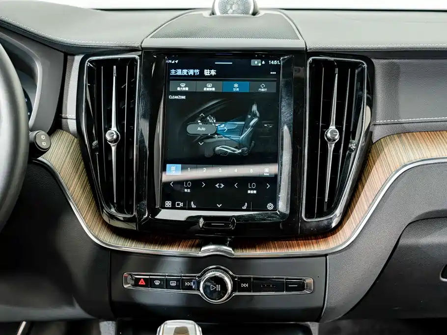 Volvo XC60 — миниатюра 13