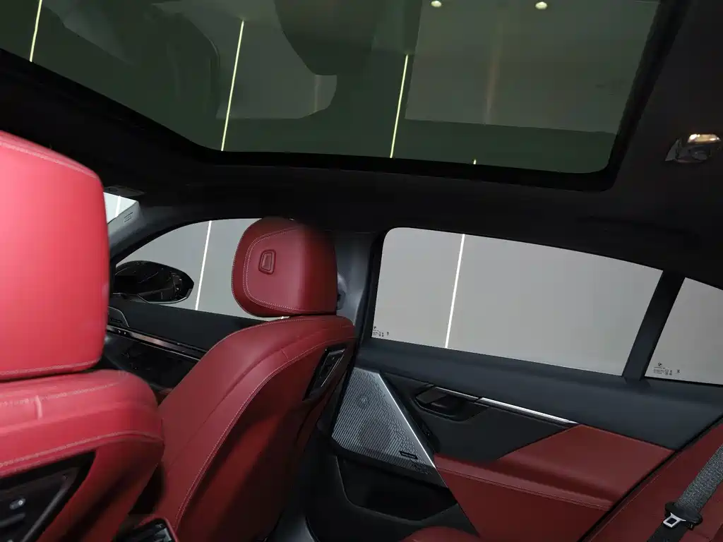 BMW 5 Series — миниатюра 11