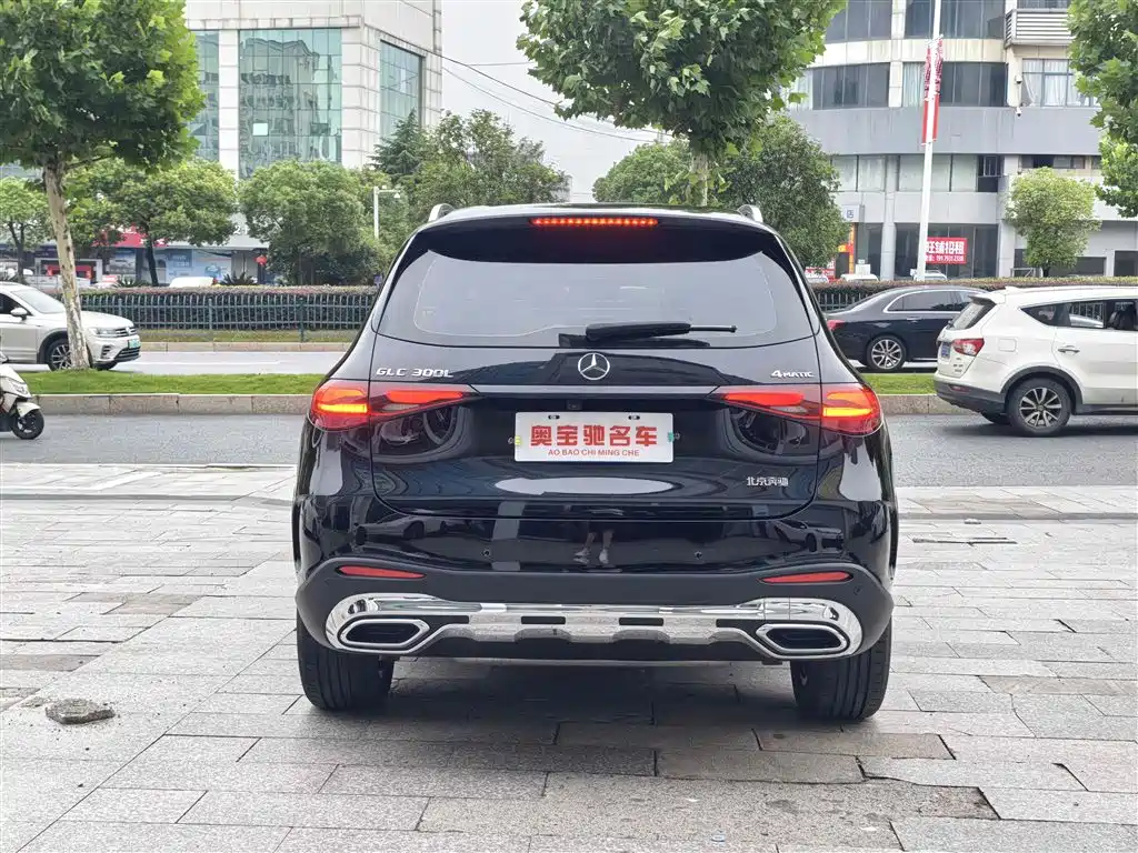 Mercedes-Benz GLC 2025 GLC 300 L 4MATIC 5 мест