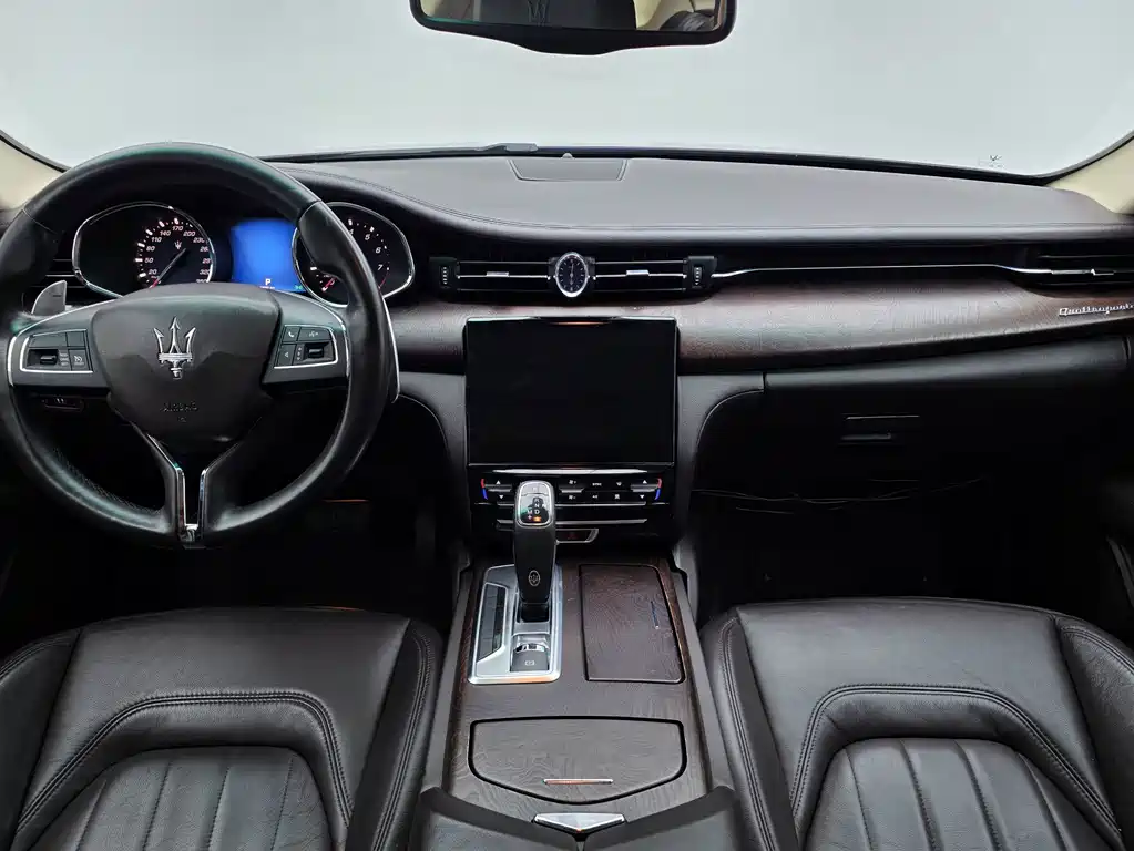 Maserati Quattroporte — миниатюра 23