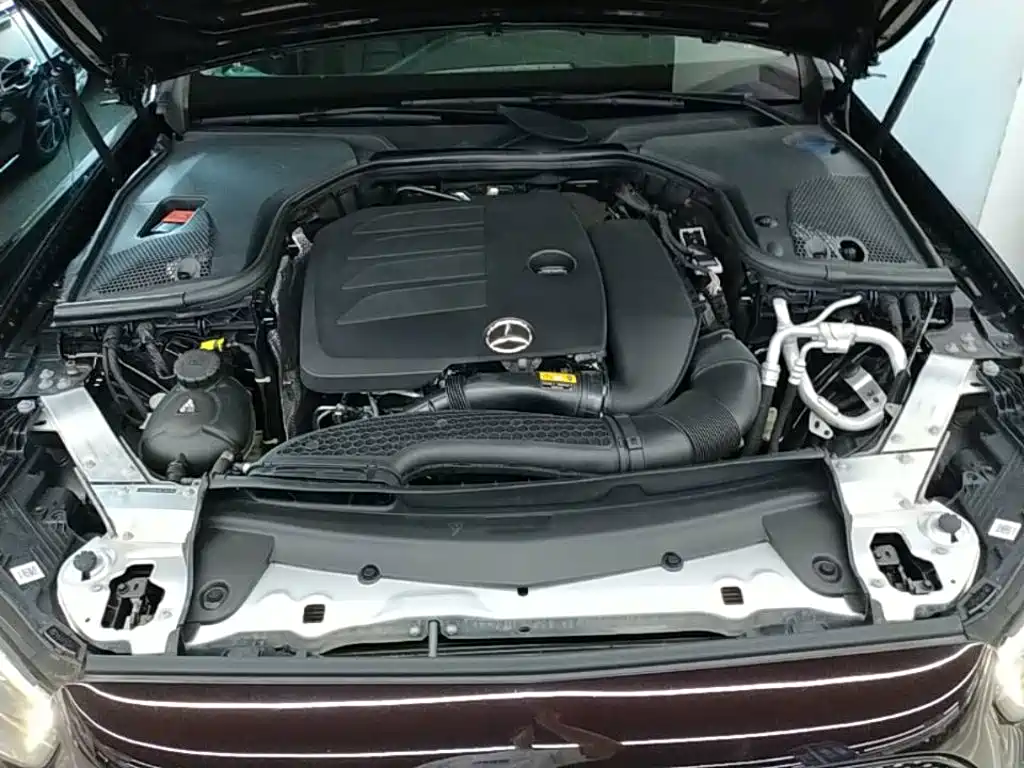 Mercedes-Benz E-Class — миниатюра 20