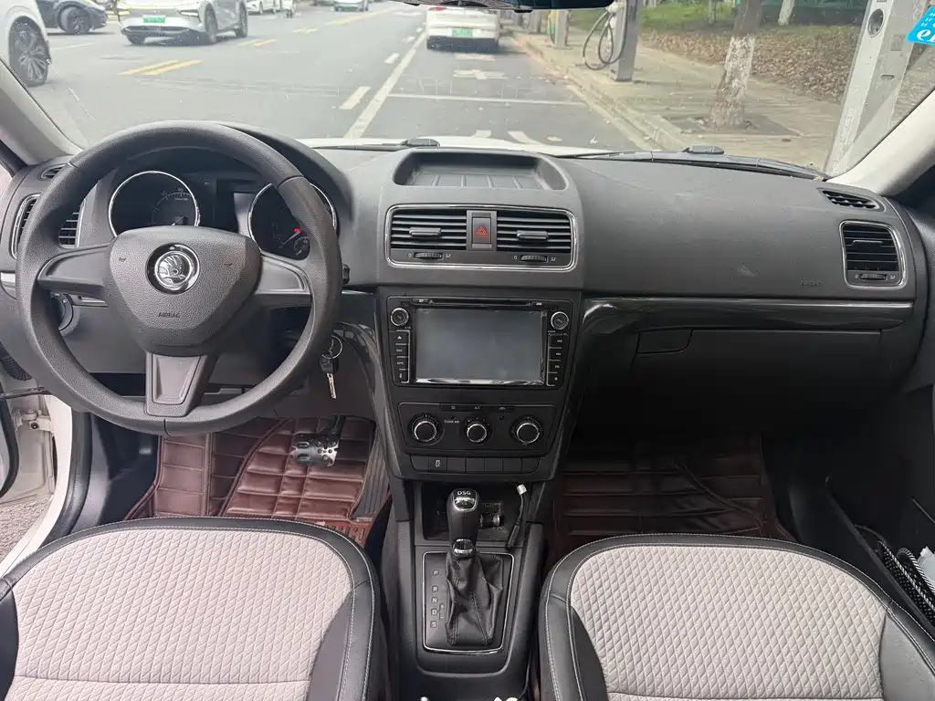 Skoda Yeti — миниатюра 14