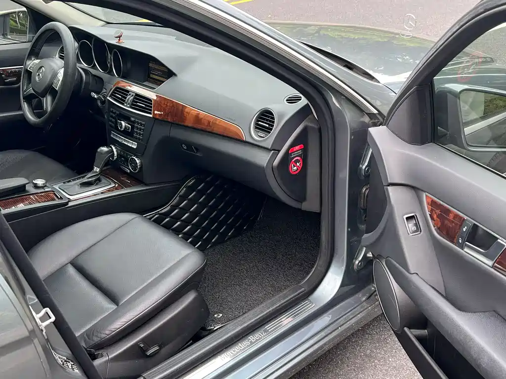 Mercedes-Benz C-Class — миниатюра 7