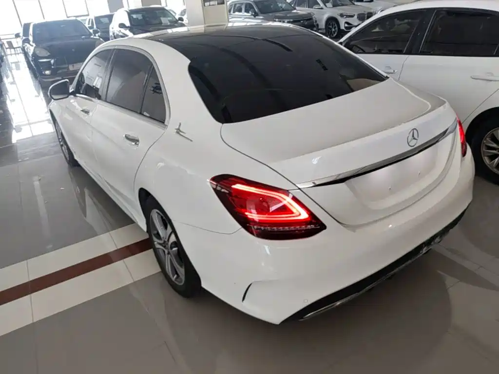 Mercedes-Benz C-Class — миниатюра 5
