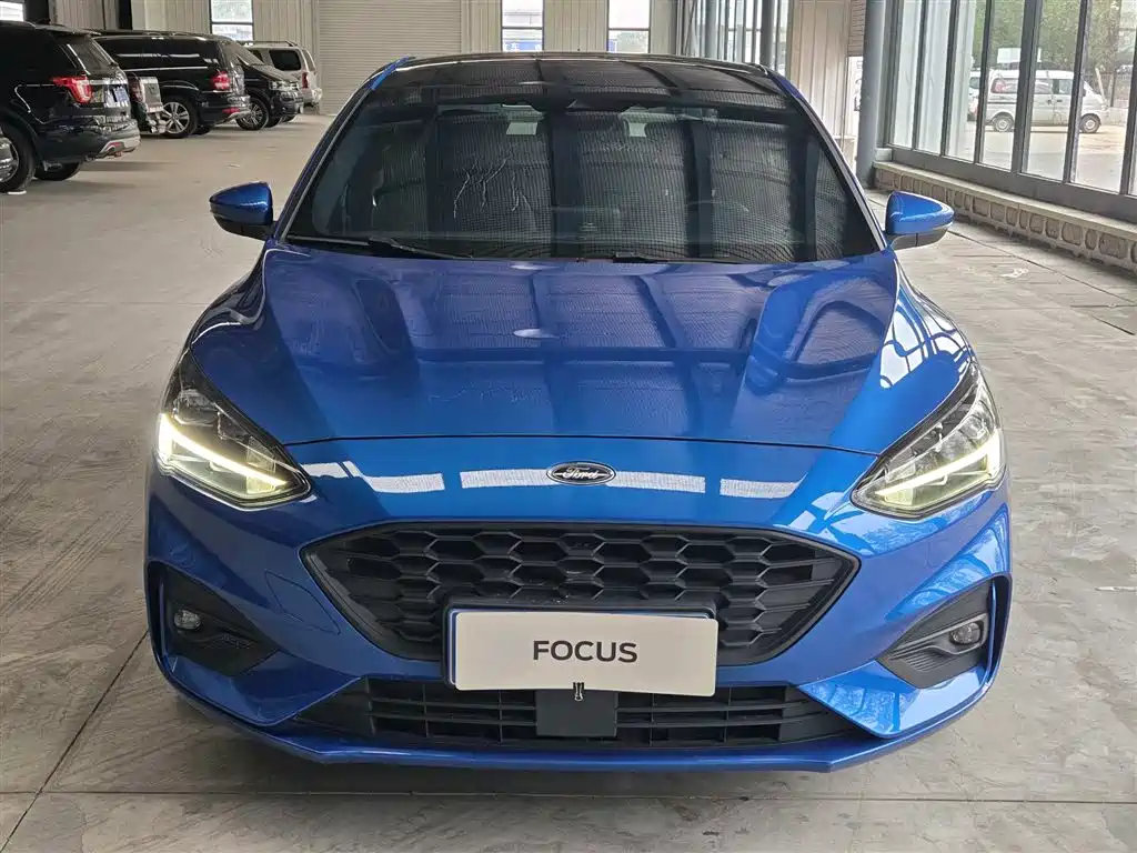 FORD FOX