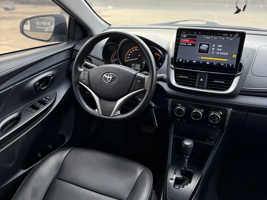 TOYOTA YARIS L TO ENJOY