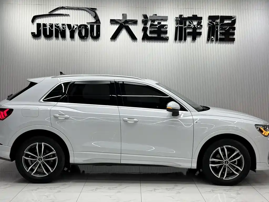 Audi Q3 2022 35 TFSI