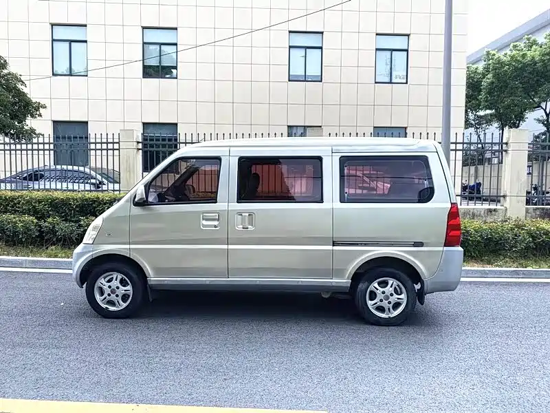 Wuling Rongguang — миниатюра 3