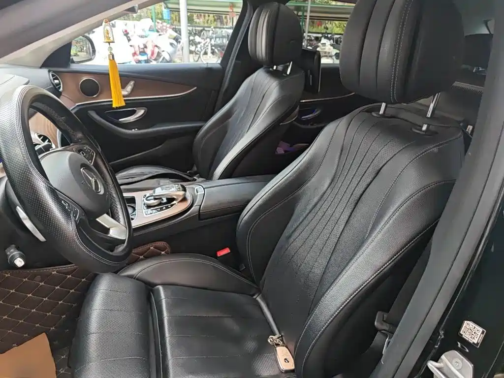 Mercedes-Benz E-Class — миниатюра 12