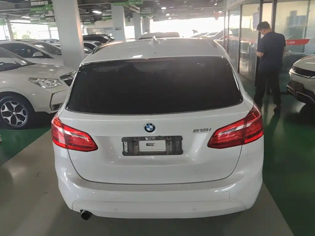 BMW 2 Series Active Tourer — миниатюра 6
