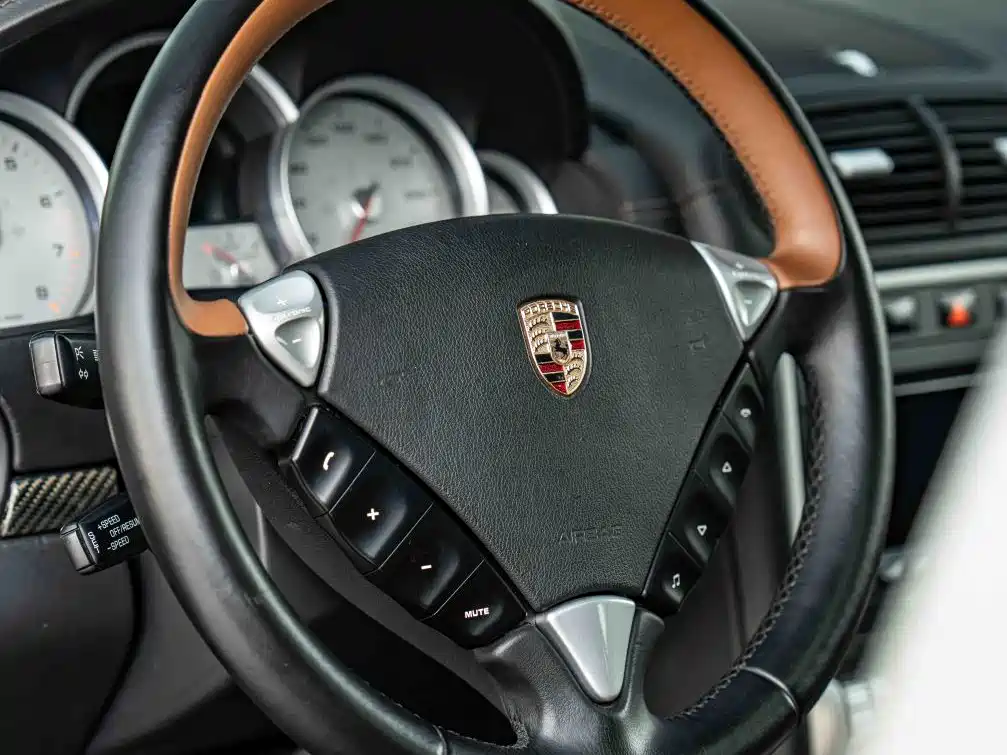 Porsche Cayenne — миниатюра 12