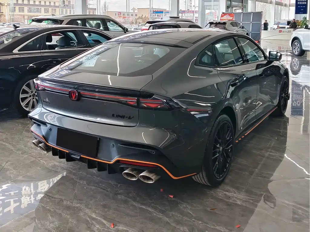 Changan UNI-V 2025 1.5T 500Bar Luxury Sport