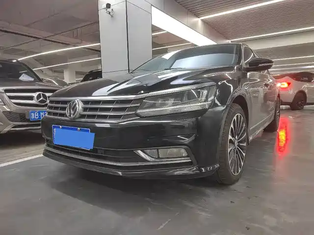 VOLKSWAGEN PASSAT 2018