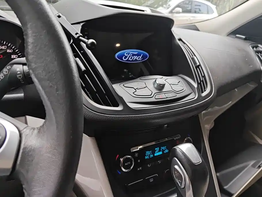 Ford Kuga — миниатюра 13