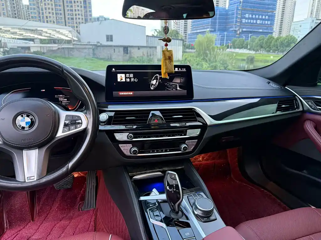 BMW 5 Series — миниатюра 8