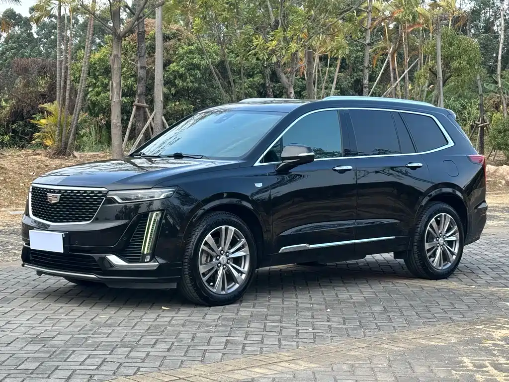 CADILLAC XT6