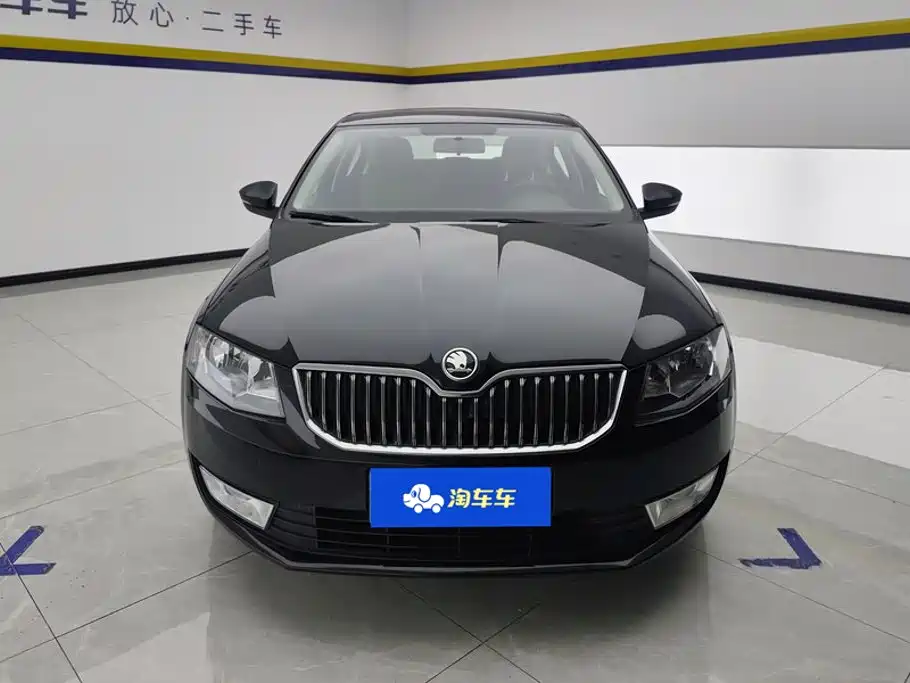 Skoda Octavia 2016 1.6L MT