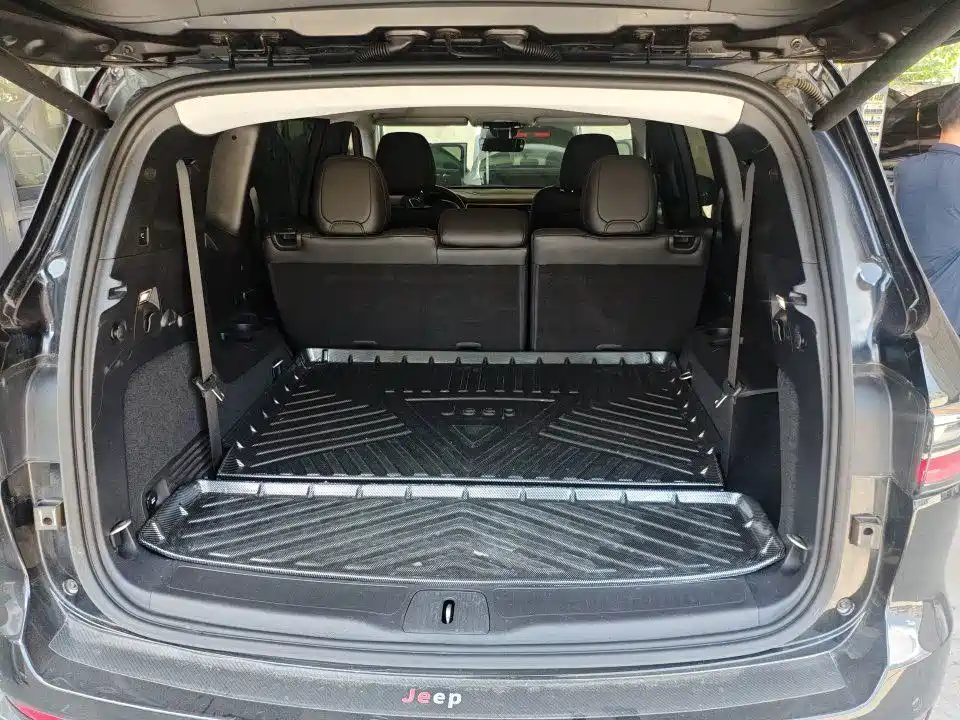 Jeep Grand Commander — миниатюра 3