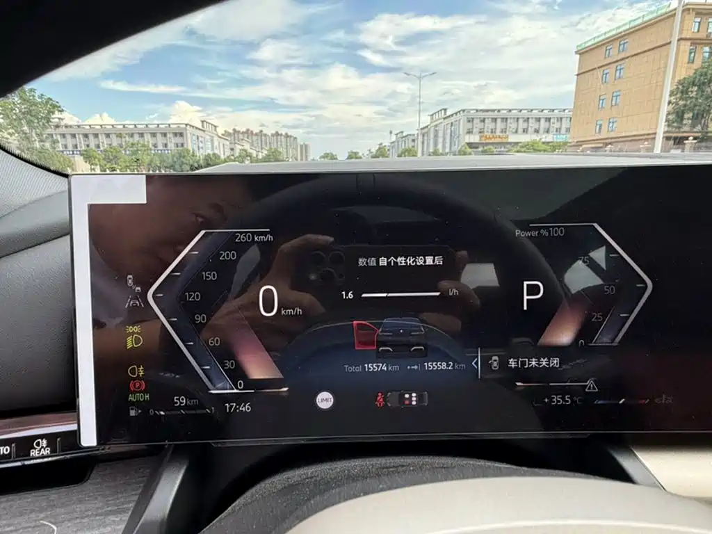 BMW 5 Series — миниатюра 4
