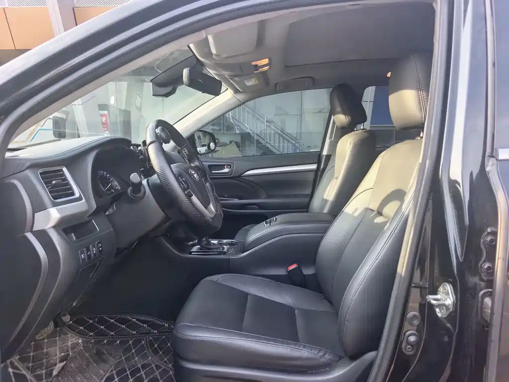Toyota Highlander — миниатюра 11