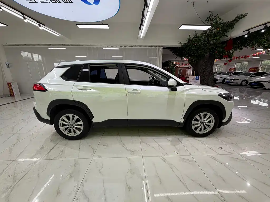 Toyota Corolla Cross — миниатюра 8