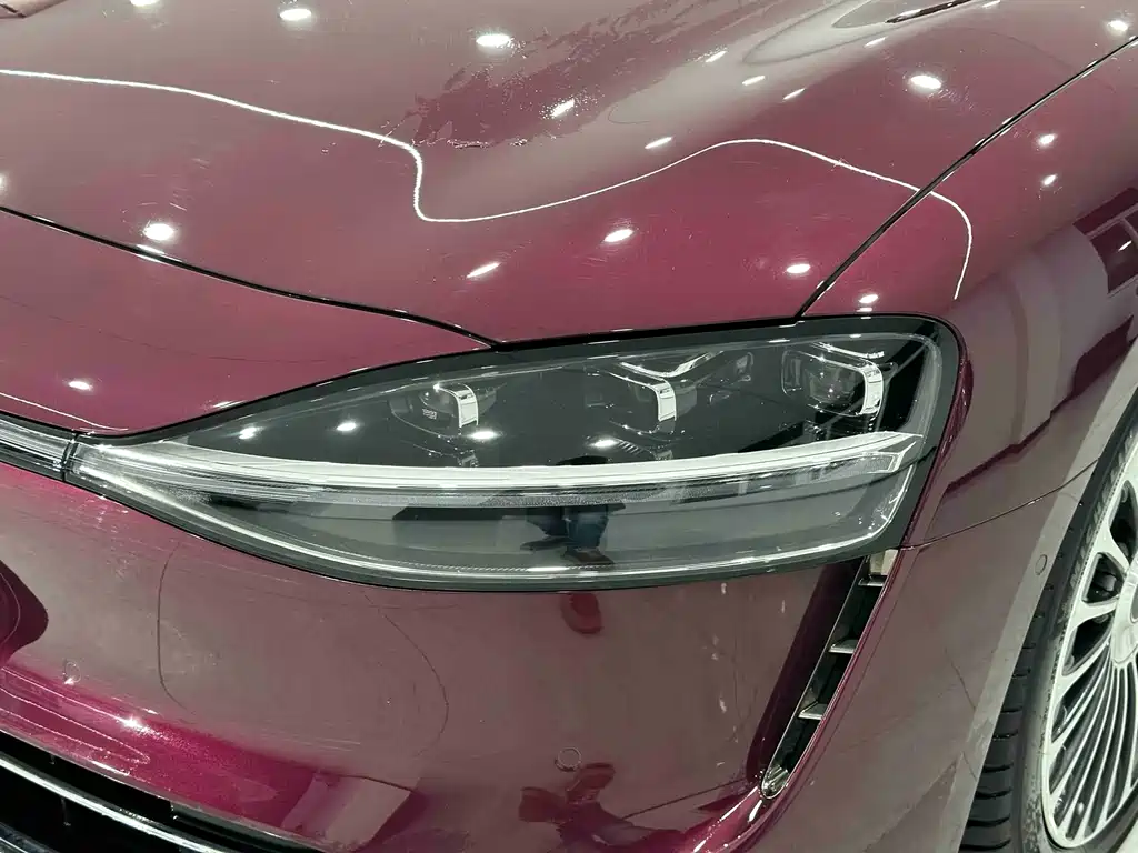 AITO ENJOY THE WORLD S9