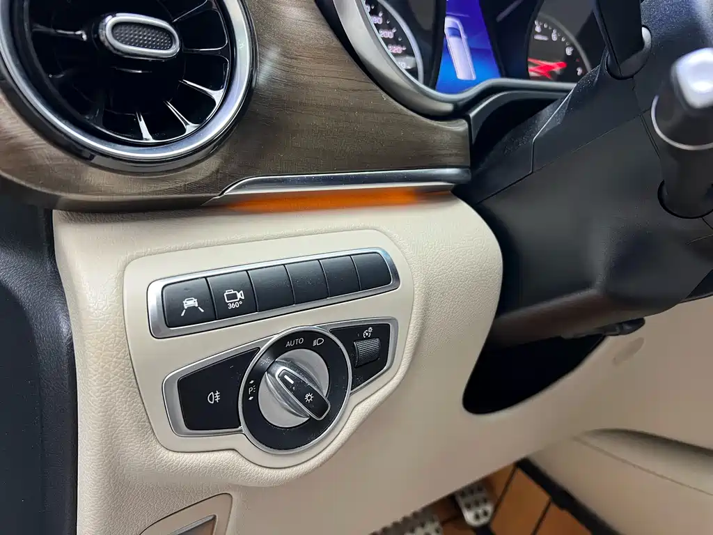 MERCEDES-BENZ V CLASS