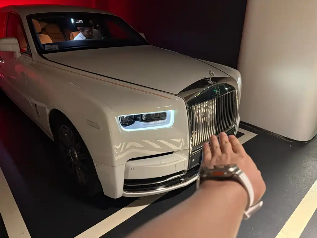 ROLLS-ROYCE PHANTOM