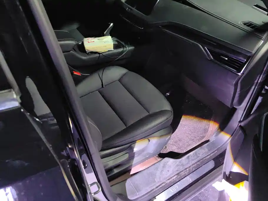 Cadillac XT4 — миниатюра 8